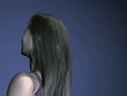 如果在创建头发时指定输出为"nurbs"曲线,则每个毛囊将包含一个 nurbs