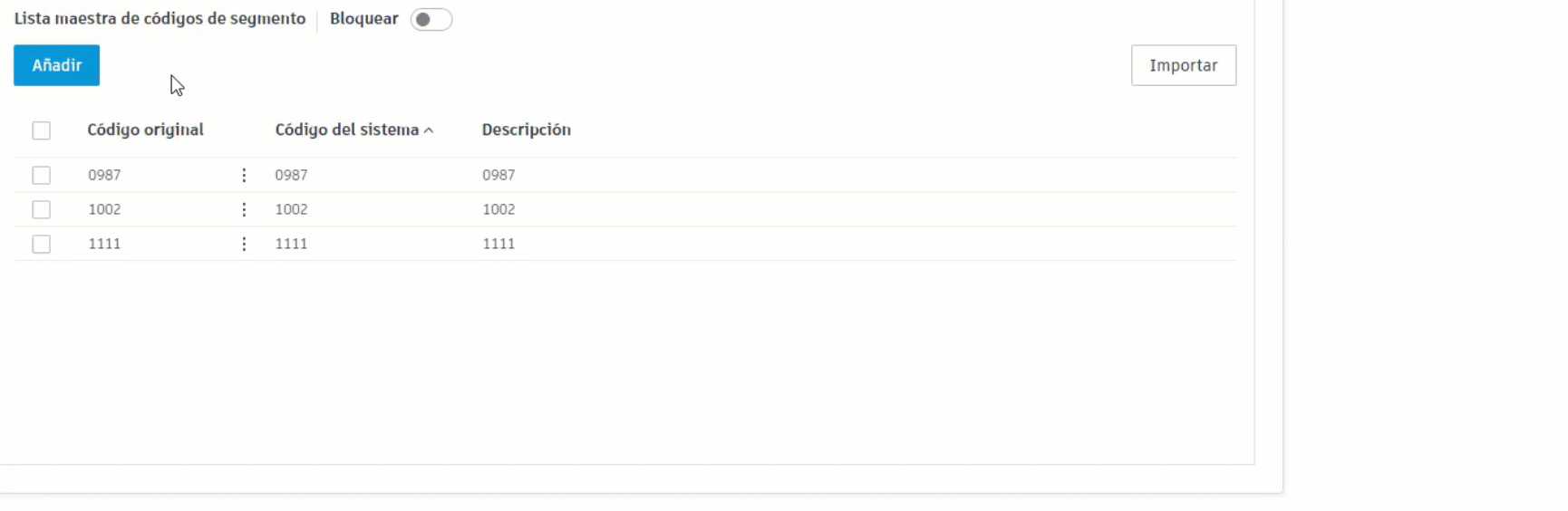 Animación que muestra cómo añadir elementos de jerarquía a la lista principal de códigos de segmento mediante la creación y el desplazamiento de elementos bajo un grupo principal